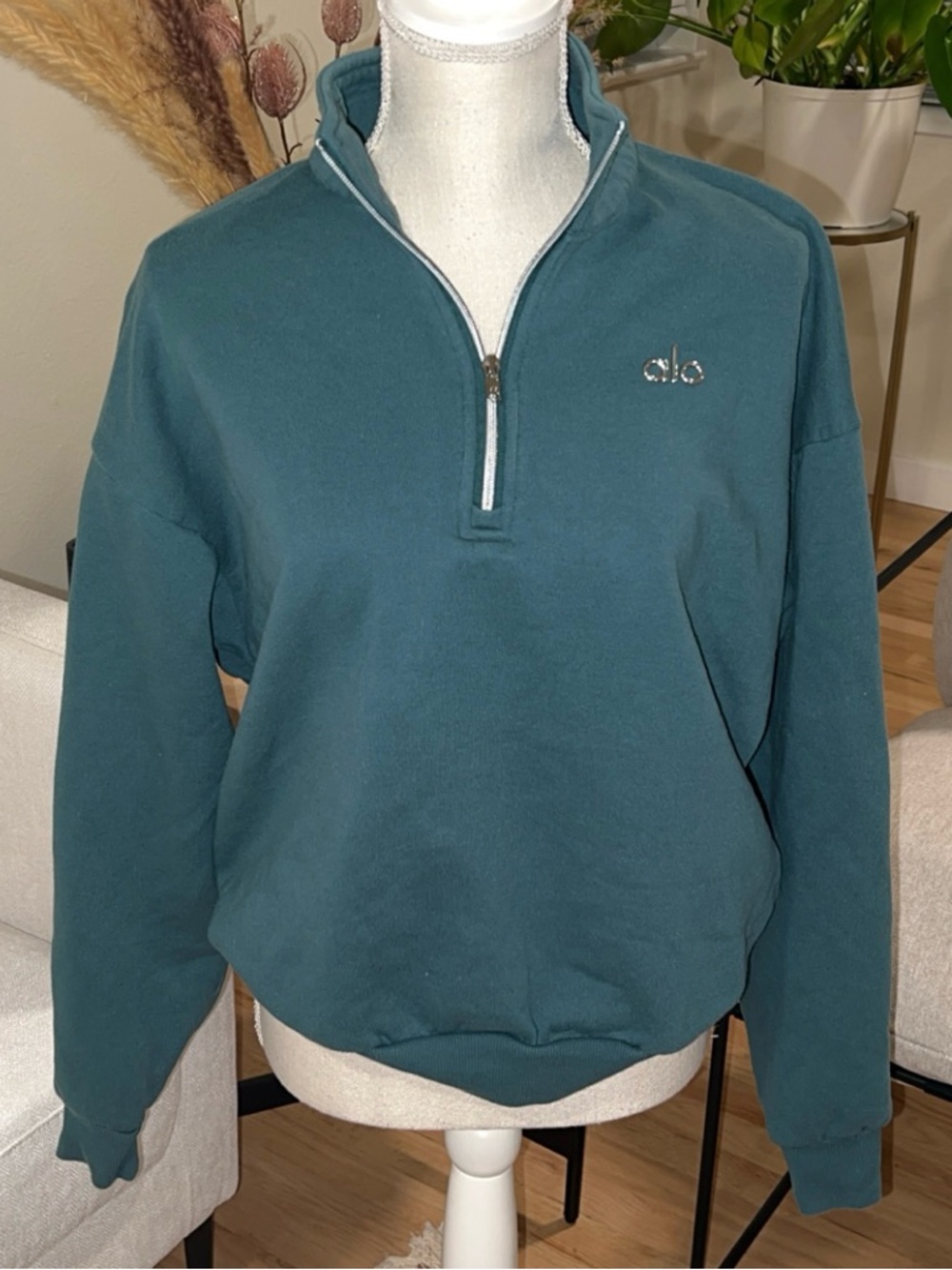 ALO Yoga Evergreen 1/4 Zip Sweatshirt - Picture 2 of 6